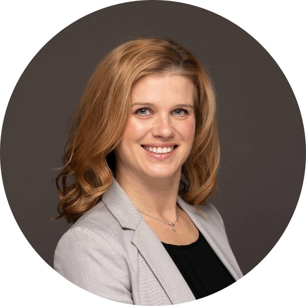 Kristen Evans smiling for her GVSU headshot